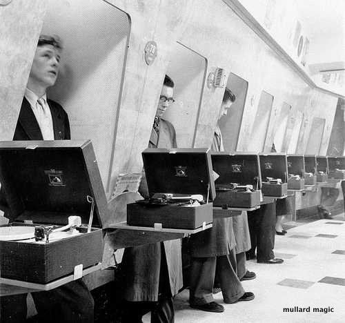 HMV LISTENING BOOTHS, CHAPS ONLY!