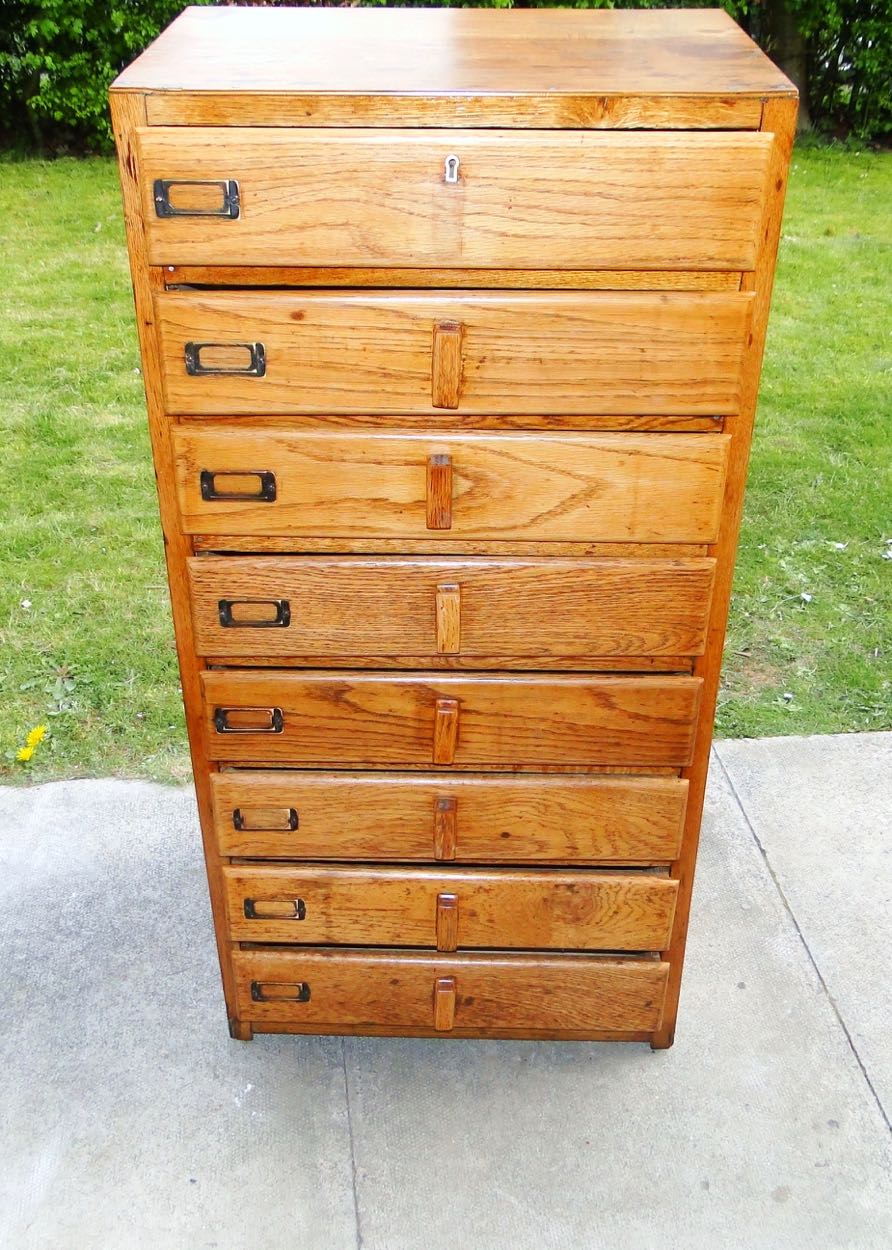 DO YOU NEED A GOOD SCREW?... FOR YOUR RADIO, CAR OR OAK CABINET??