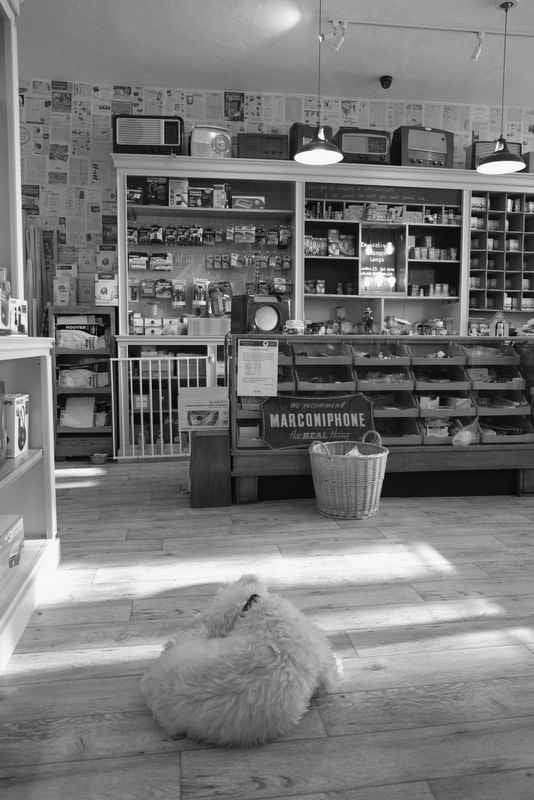 VINTAGE RADIO IN HEXHAM