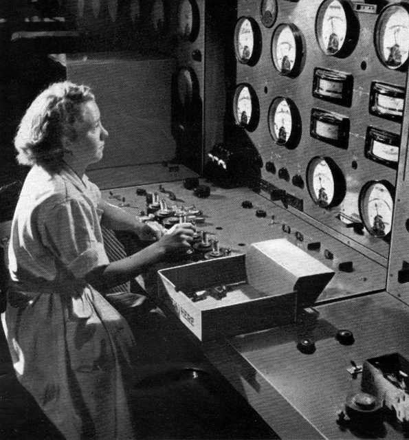 MULLARD FACTORY PRODUCTION VALVE TESTING