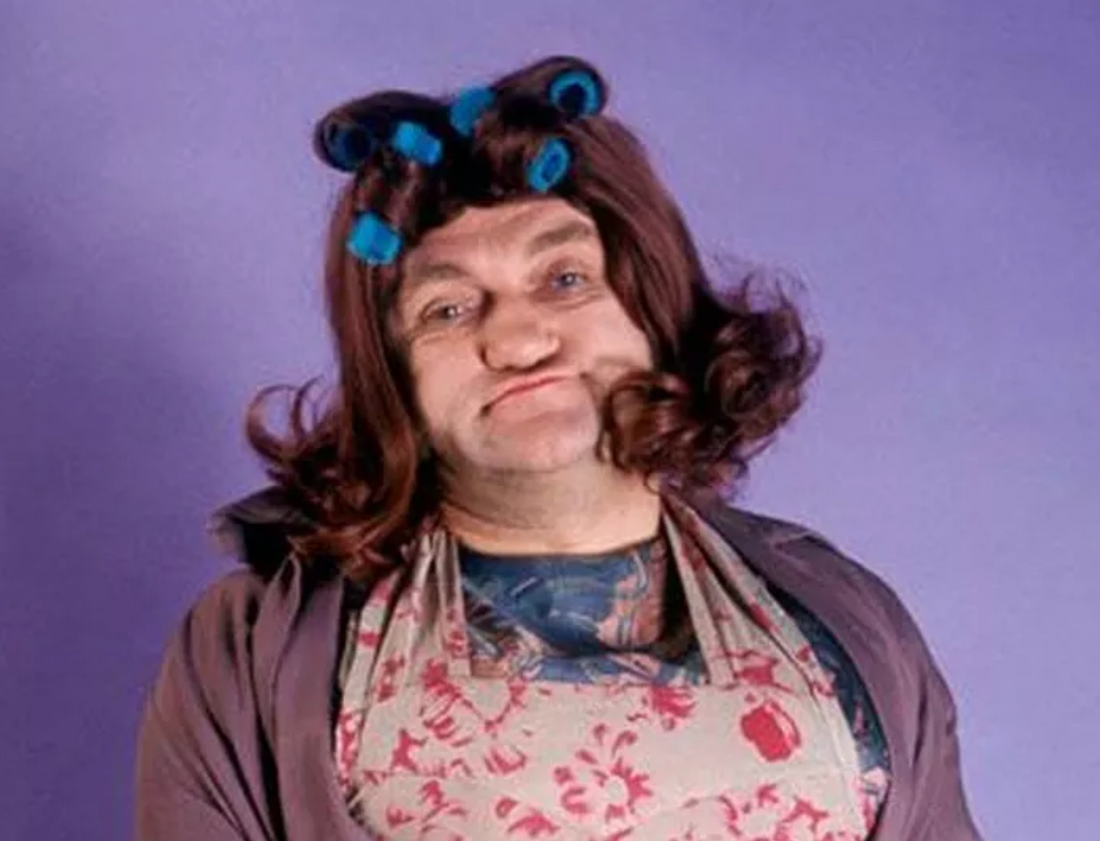 GET THE OLD BOILER SUMMAT FOR CHRISTMAS!