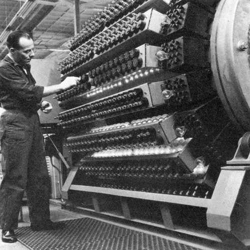 PHILIPS VALVE AGEING RACKS c1955