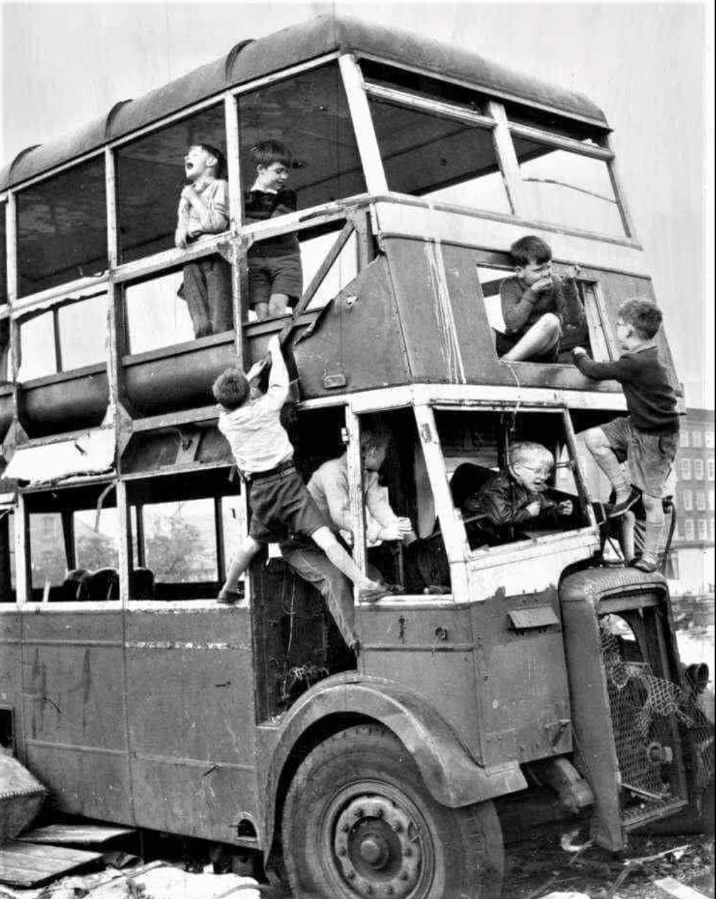 WHAT DO A DOUBLE DECKER BUS AND A LAND ROVER HAVE IN COMMON?