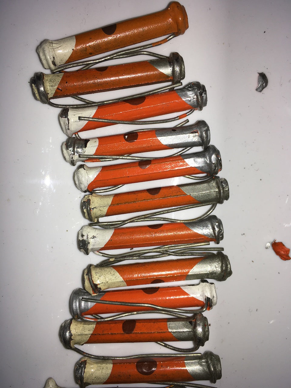 ERIE, DOGBONE, SOLID ROD, CARBON RESISTORS, BODY TIP SPOT TYPE 10A, 390R, 1-2W
