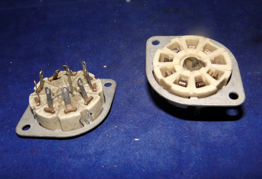 CLIX, VH.369/9, B9G, 9 PIN, CERAMIC VALVE BASE,  EF50,  EX EQUIPT