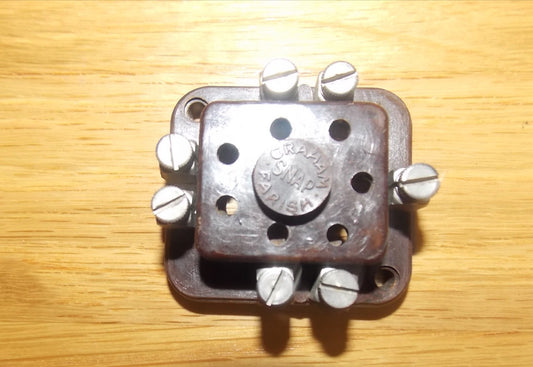 GRAHAM FARISH, SNAP, B7, BRITISH 7 PIN,   VALVE BASE,  1932