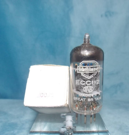 ECC82, MULLARD,  WHITE PRINT, Gf2 B8I1, BLACKBURN, SEPTEMBER 1968 BLACKBURN MANUFACTURE, NOS BOXED,