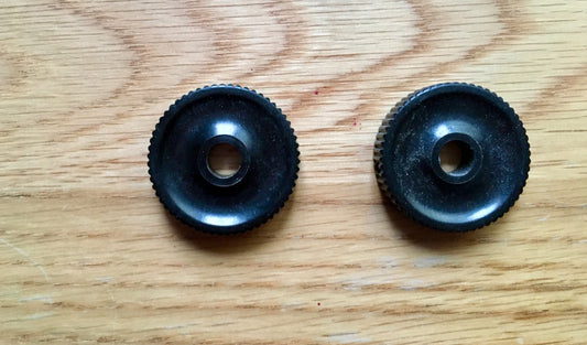 FLUTED KNOB, , BLACK BAKELITE, CAT NO 895, 6mm DEPTH, 28mm DIA, 6mm SHAFT