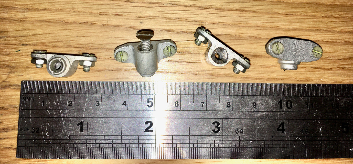 SET OF 4X, BRACKETS, TO MOUNT A BASEPLATE OR TOP PLATE ON AN ALUMINIUM CHASSIS