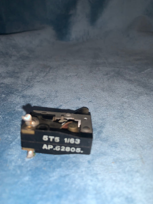 DIAMOND H, HEAVY DUTY SWITCH SPST,  15/18mm MOUNTING CENTRES, POSSIBLY B40 RECEIVER, EX EQUIPT