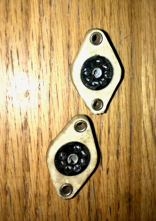 CLIX,  ENGLISH LEMON, B7G, FREQUENTITE,  CERAMIC VALVE BASE, NOS