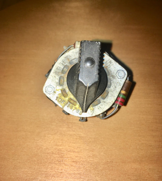 Allen Bradley, AB type H, Ceramic Rotary Switch, Air Ministry 10F/16788, 2 Wafer, 3 Position, with Eddystone Knob