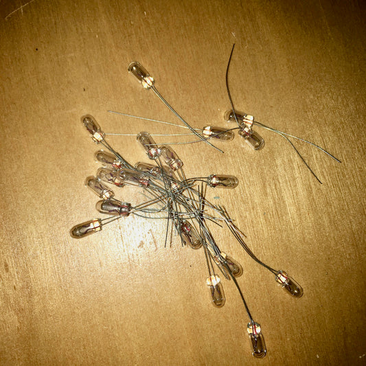 12V @ 100mA, Grain of Wheat Bulb,  4mm dia, Midget Bulb, NOS