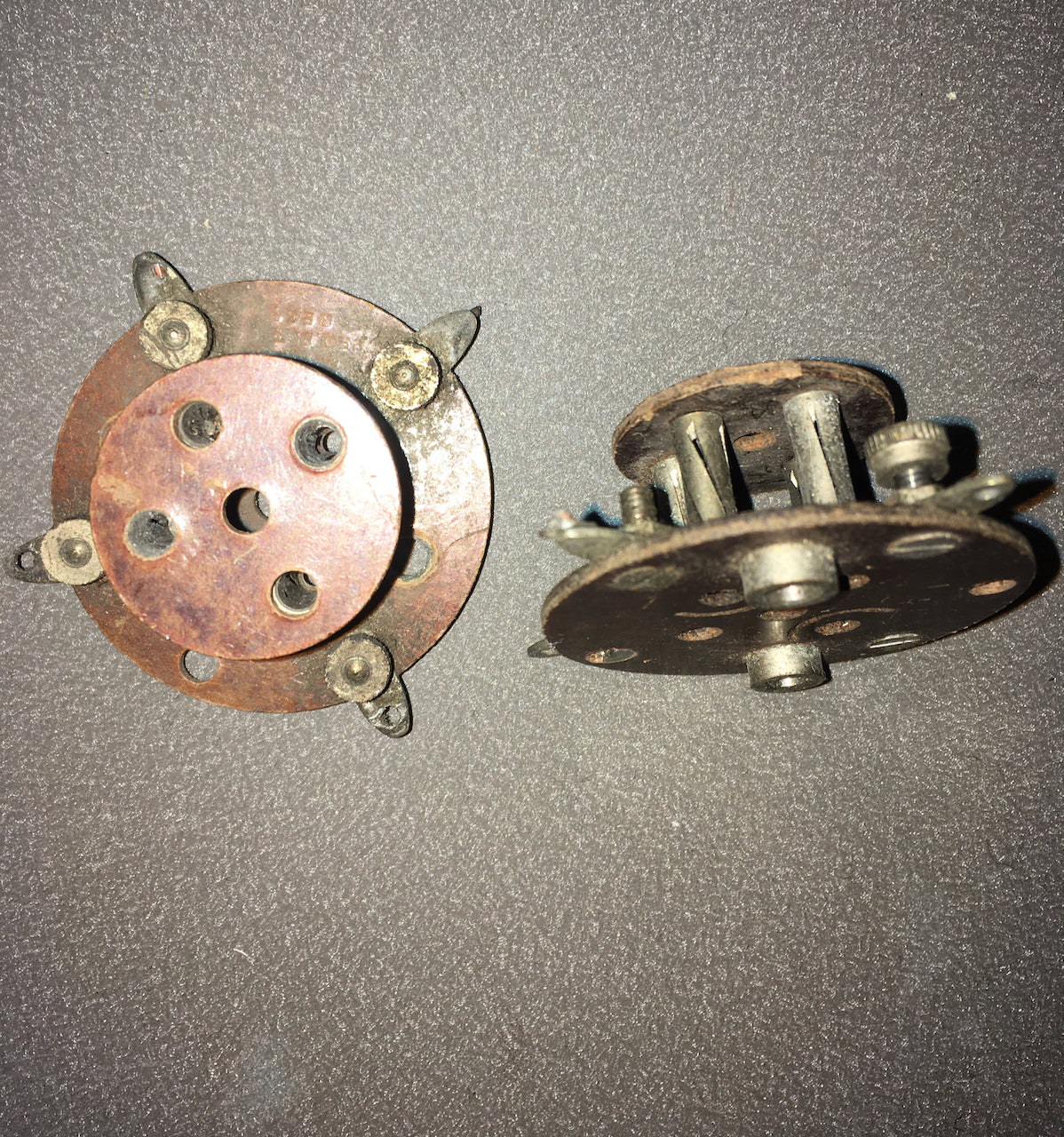 Clix,  B4, British 4 Pin,  BROWN, Top Hat Style, Baseboard Valve Bases, 1925