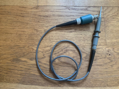 TEKTRONIX SCOPE PROBE, 010-130 PROBE, WITH SCREW ON TIP, 013-071, 10x 7pF