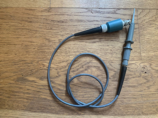 TEKTRONIX SCOPE PROBE, 010-130 PROBE, WITH SCREW ON TIP, 013-071, 10x 7pF