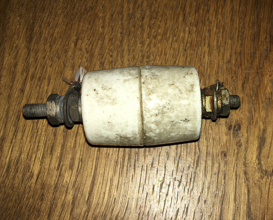 RAYMART, FEED THROUGH ,LEAD THROUGH , CERAMIC INSULATOR, 1 ins DIA, 1.5 ins LENGTH, ANTENNA EARTH,