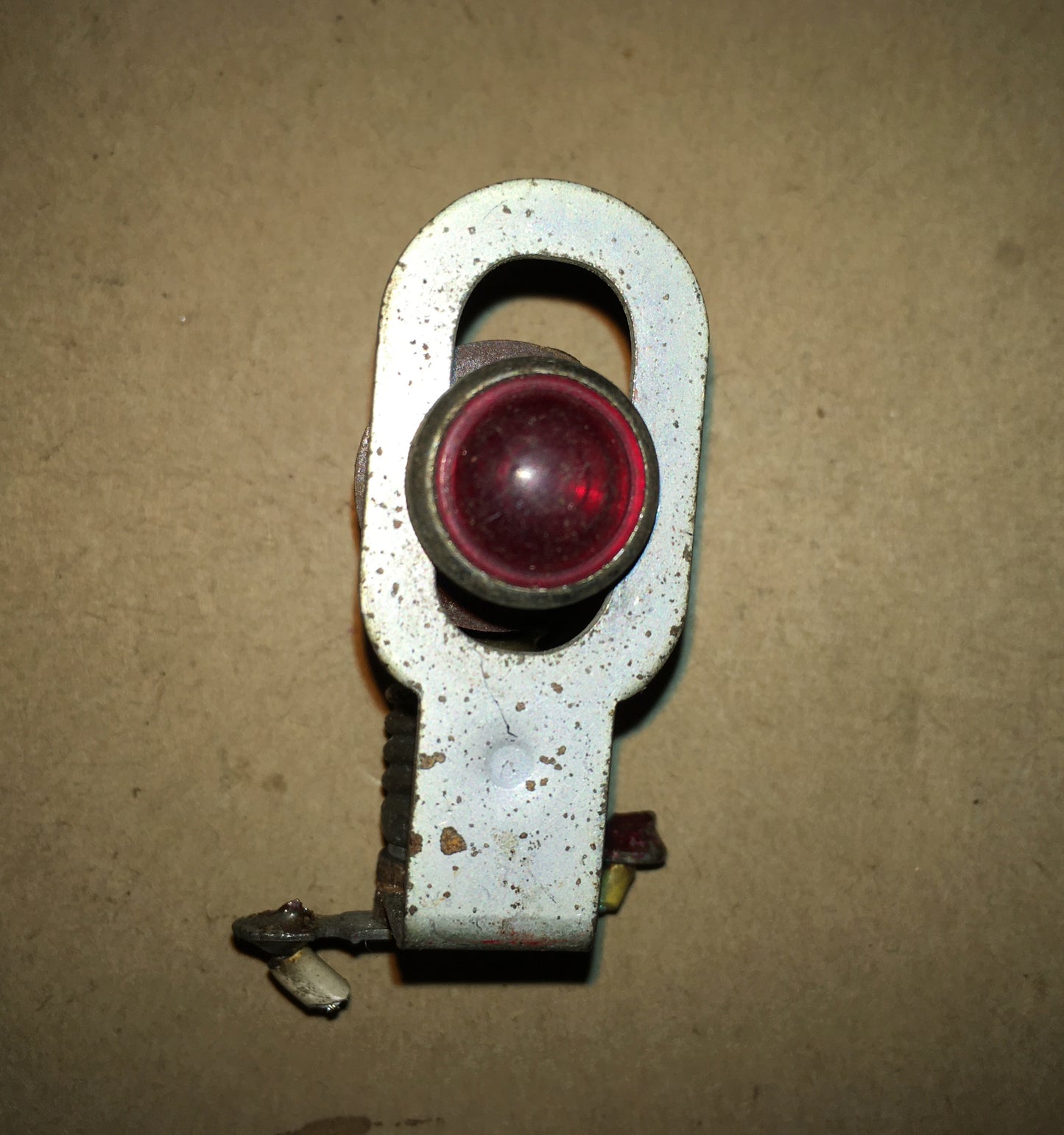 BULGIN PANEL LAMP AND ESCUTCHEON, D170, AS USED ON NATIONAL HRO OTHER WW2 APPARATUS