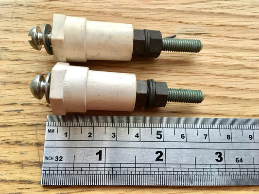 FEED THROUGH ,LEAD THROUGH , COMPOSITE INSULATOR, ANTENNA EARTH, INSULATOR  1.25 INS LENGTH,  STUD 1.25 INS LENGTH