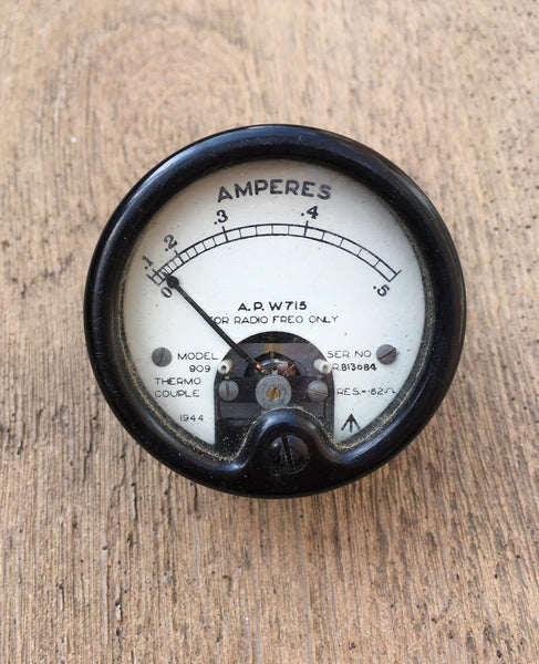 AIR MINISTRY,9 ,0-0.5A, THERMOCOUPLE, AMMETER, APW5715, M0DEL 909, DATED 1944, 2 INS DIA