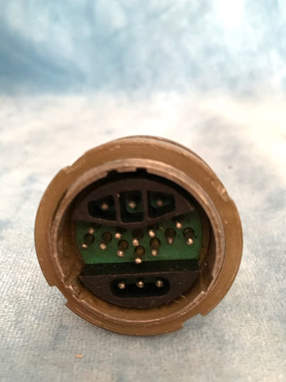 PATTERN 104, PLESSEY Mk4, 18 PIN PLUG, FIXED, EIGHTEEN PIN MALE, CHASSIS MOUNT SOCKET, LARGE, AS USED IN LARKSPUR RADIOS , NSN 5935-99-013-0602, 5935990130602