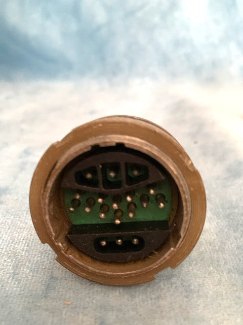 PATTERN 104, PLESSEY Mk4, 18 PIN PLUG, FIXED, EIGHTEEN PIN MALE, CHASSIS MOUNT SOCKET, LARGE, AS USED IN LARKSPUR RADIOS , NSN 5935-99-013-0602, 5935990130602