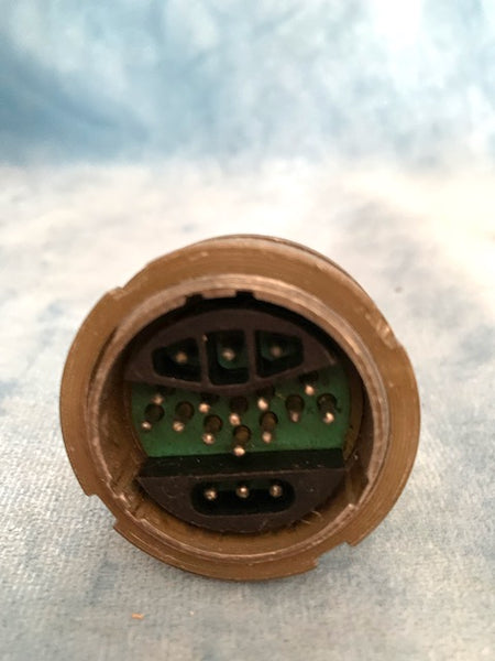 PATTERN 104, PLESSEY Mk4, 18 PIN PLUG, FIXED, EIGHTEEN PIN MALE, CHASSIS MOUNT SOCKET, LARGE, AS USED IN LARKSPUR RADIOS , NSN 5935-99-013-0602, 5935990130602