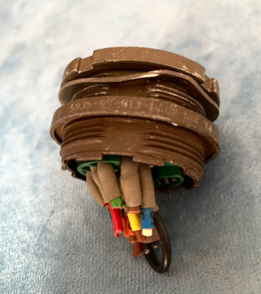 PATTERN 104, PLESSEY Mk4, 18 PIN PLUG, FIXED, EIGHTEEN PIN MALE, CHASSIS MOUNT SOCKET, LARGE, AS USED IN LARKSPUR RADIOS , NSN 5935-99-013-0602, 5935990130602