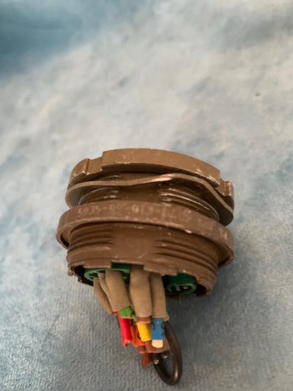 PATTERN 104, PLESSEY Mk4, 18 PIN PLUG, FIXED, EIGHTEEN PIN MALE, CHASSIS MOUNT SOCKET, LARGE, AS USED IN LARKSPUR RADIOS , NSN 5935-99-013-0602, 5935990130602