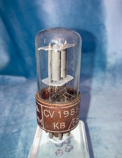CV1985, BRIMAR, FOOTSCRAY, MIL SPEC 6SL7GT, BROWN MICANOL BASE, WHITE MILITARY CARTOUCHE WITH DATE CODE FOR DECEMBER 1956,  ECC32,   6SL7