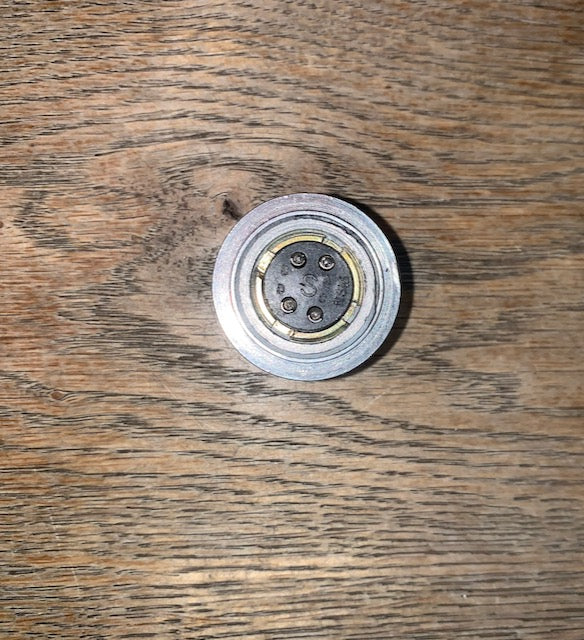 PATTERN 104, PLESSEY Mk4, 4 PIN SOCKET, 4 FEMALE SOCKETS, FIXED,  CHASSIS MOUNT PLUG, SMALL, SHELLS SIZE 1,AS USED IN LARKSPUR RADIOS , NOS