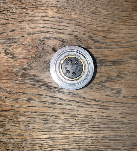 PATTERN 104, PLESSEY Mk4, 4 PIN SOCKET, 4 FEMALE SOCKETS, FIXED,  CHASSIS MOUNT PLUG, SMALL, SHELLS SIZE 1,AS USED IN LARKSPUR RADIOS , NOS