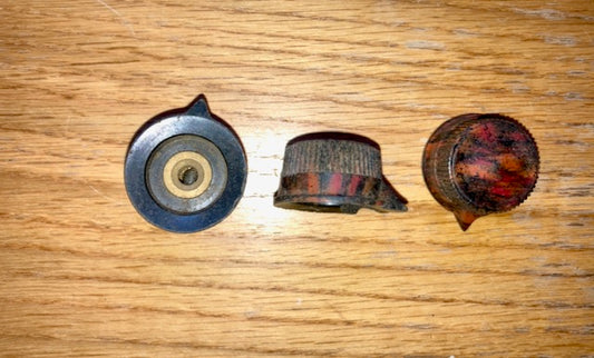 MARBLED BROWN BAKELITE, KNOB,  MILLED EDGE, PEAKED, 4.7MM SHAFT,  28mm DIA,  15mm HIGH,