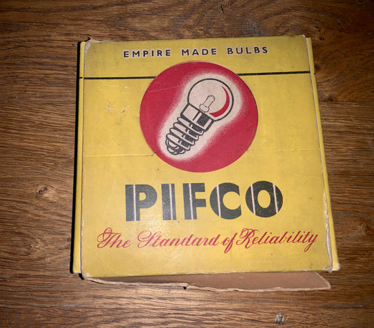 Box of 100x, Vintage NOS, Pifco, Empire Made, 1960s 2.5V 0.3A, Lens End, Teat End, MES, E10,Torch Bulb