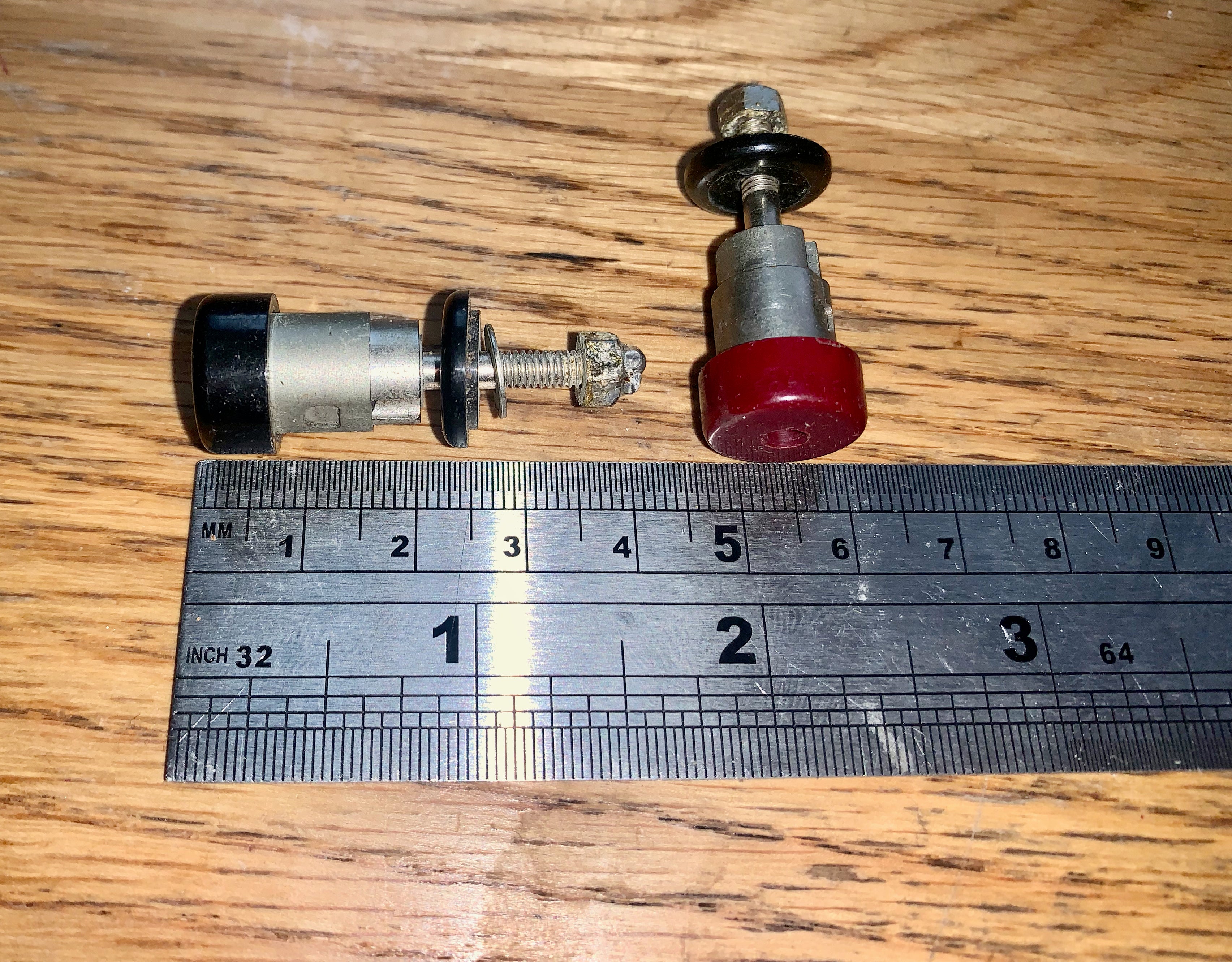 PAIR OF, SPRING LOADED, SPRING TOP, BINDING POSTS, BLACK & RED ...