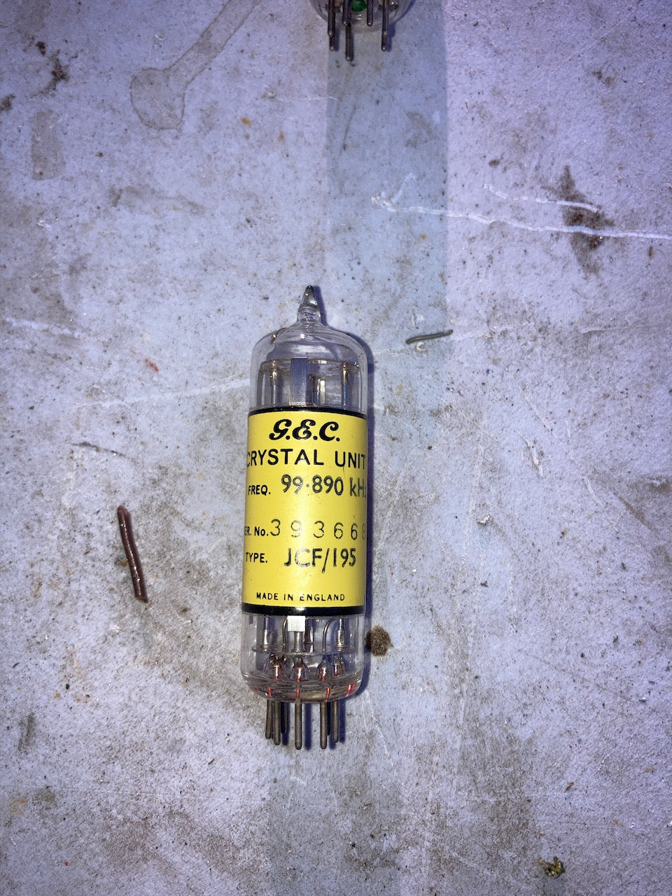 GEC, B7G, GLASS ENVELOPE 99.890 kHz, 100KCS, CRYSTAL , SUIT SOME RACAL ADAPTORS AND FILTERSRS AND FILTERS