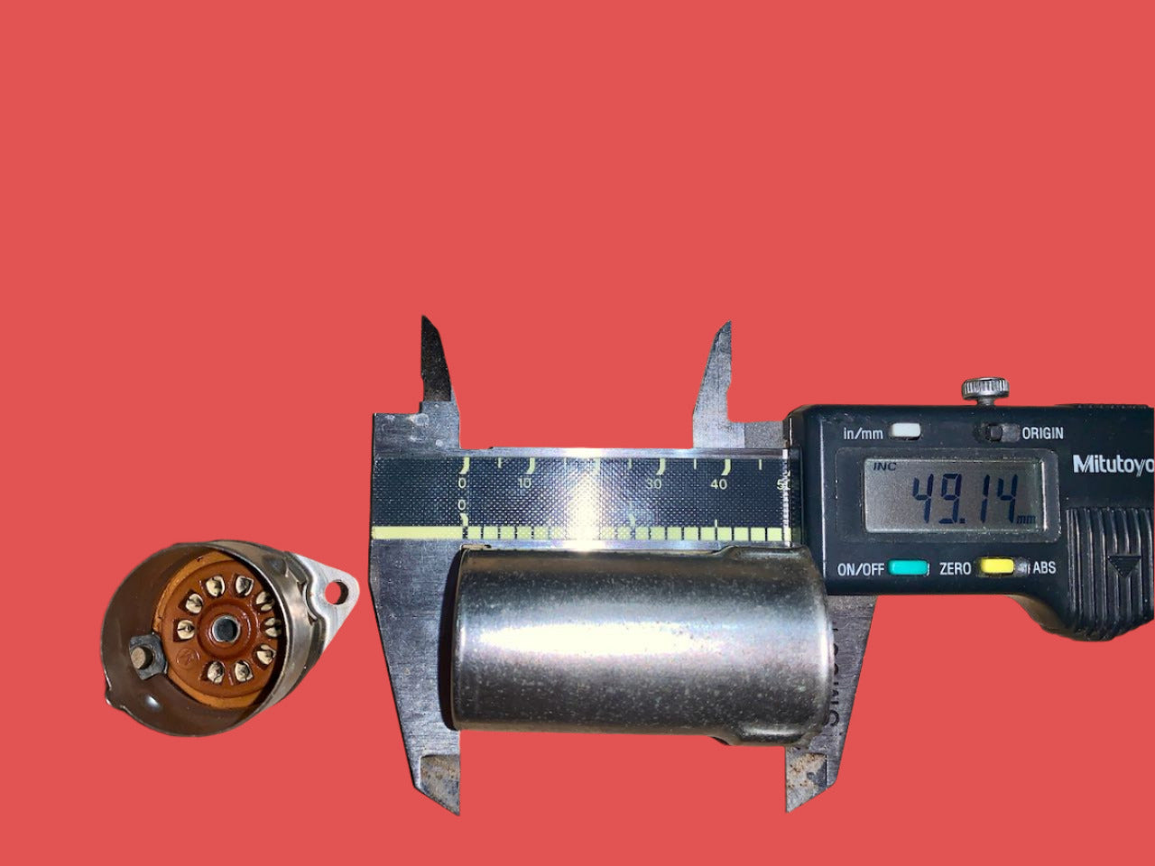 ELCO, VALVE SCREENING CAN, B9A, CHROME FINISH, TS103U02, 50mm HEIGHT  WITH B9A BROWN MICANOL BASE TS103P01