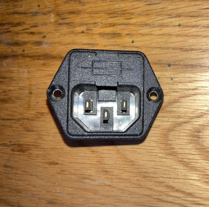 IEC Fused Chassis Socket, Chassis Mount, Bulgin, PF1, PF0001/28,, Tinned for use
