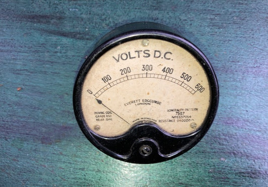 Everett Edgcumbe, Plug in, moving coil Voltmeter, 88mm DIA, Scaled 0-600 VDC,  244K Resistance, 1946 Dated