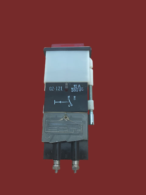 EAO, SWISSTAC,  ILLUMINATED PUSH BUTTON, SWITCH, MOMENTARY, 02-121-011,  380V AC 10A, RED LENS