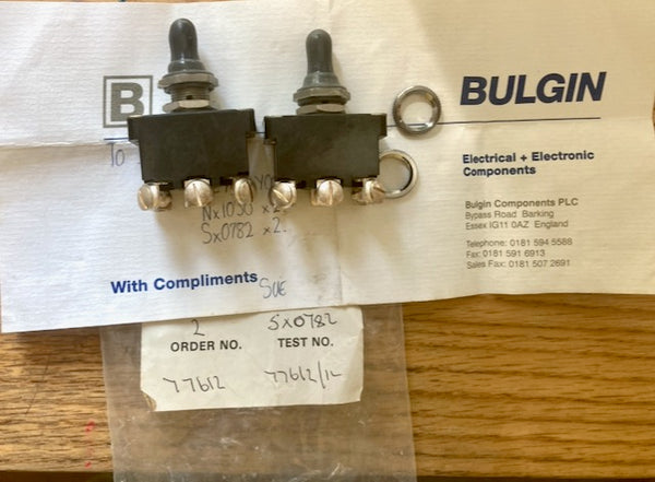 BULGIN, SX0782, NON LATCHING DPDT SWITCH, 10A @ 250VAC, WITH SILICON RUBBER BOOT, NX1030, NOS