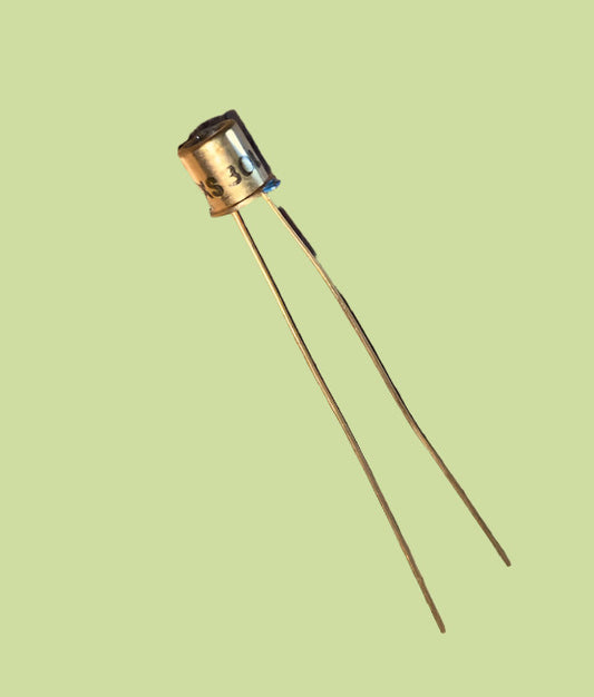 XS 30L, Ferranti, Gallium Arsenide Diode, Gold pin, Gold body sample