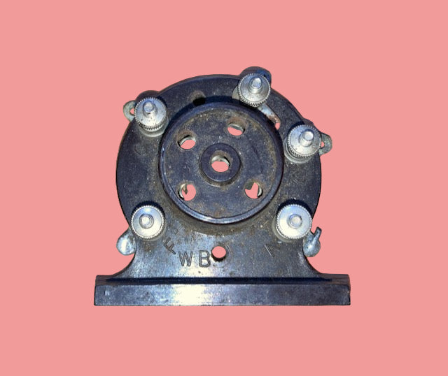 WHITELEY BONEHAM ,WB, ANTIMICROPHONIC, EDGE MOUNT, B5, 5 PIN, BAKELITE VALVE HOLDERS , 1931