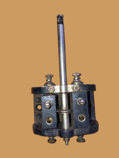Lissen, 1925, TRF two coil holder, ebonite sockets,