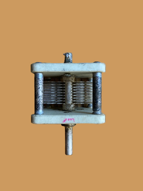 200pF, Air Dielectric Variable Capacitor, Ceramic Frame, 50 x 50 x 46mm, 