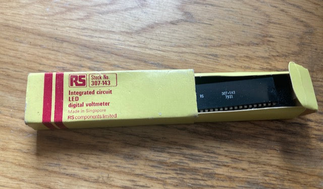 LED Digital Voltmeter  IC, RS 307-243