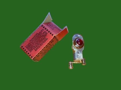 BULGIN PANEL LAMP AND ESCUTCHEON, RED, D170,  AS USED ON NATIONAL HRO & OTHER WW2 APPARATUS, NOS BOXED