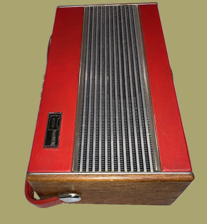 Roberts Radio, R600, RED,Tested & Working on AM but not FM , for restoration