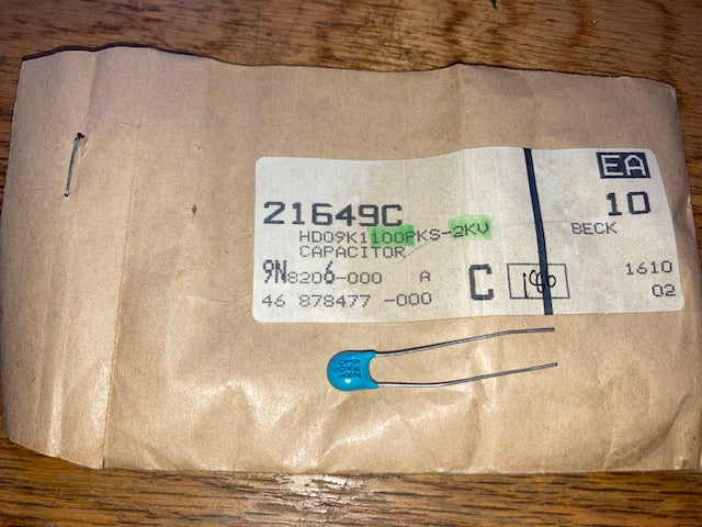 Pack of 8x, 100pF, 2KV Ceramic disc capacitors, Beck