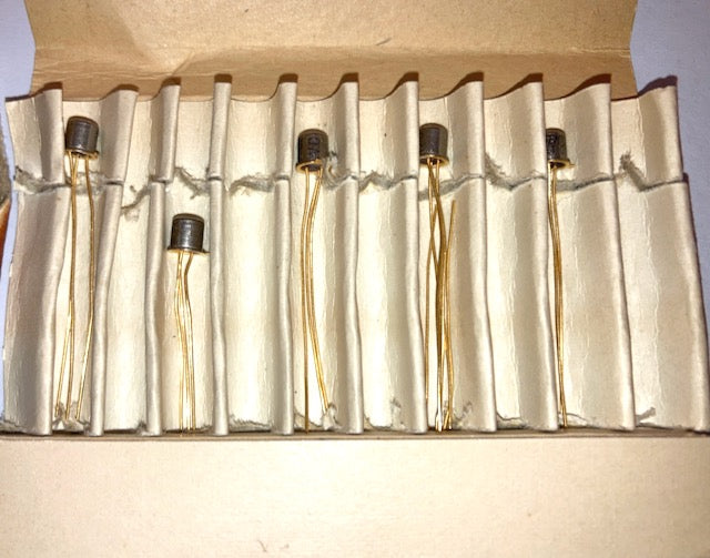 PLESSEY SEMICONDUCTORS LTD., TRANSISTOR ST01, GOLD LEADS,